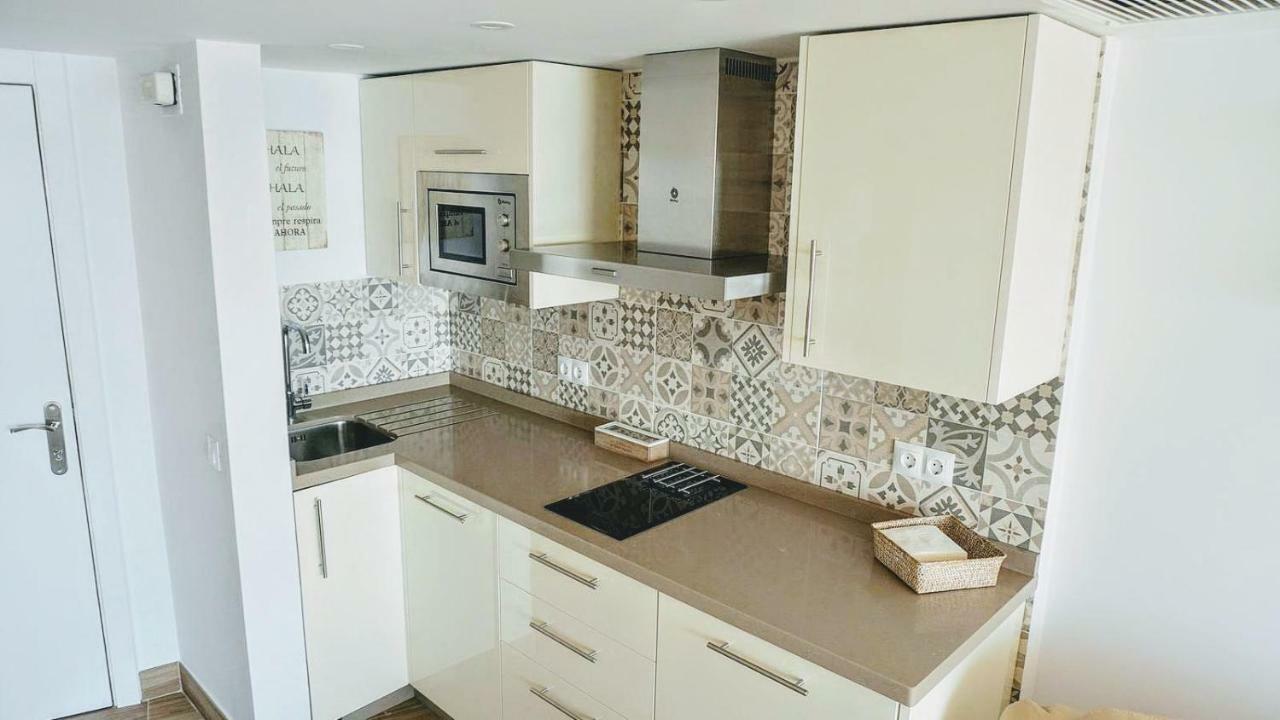 Beachfront Apartment In Fuengirola With Sea Views Eksteriør bilde