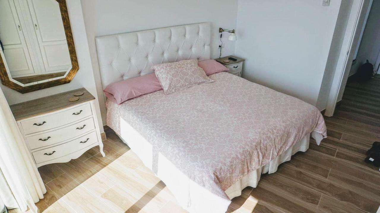 Beachfront Apartment In Fuengirola With Sea Views Eksteriør bilde